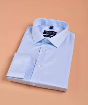 Nên phối áo sơ mi xanh như thế nào cho phong cách?